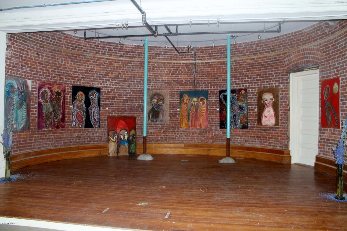 From City to Suburbia 40 Melville St Pittsfield, MA 01201