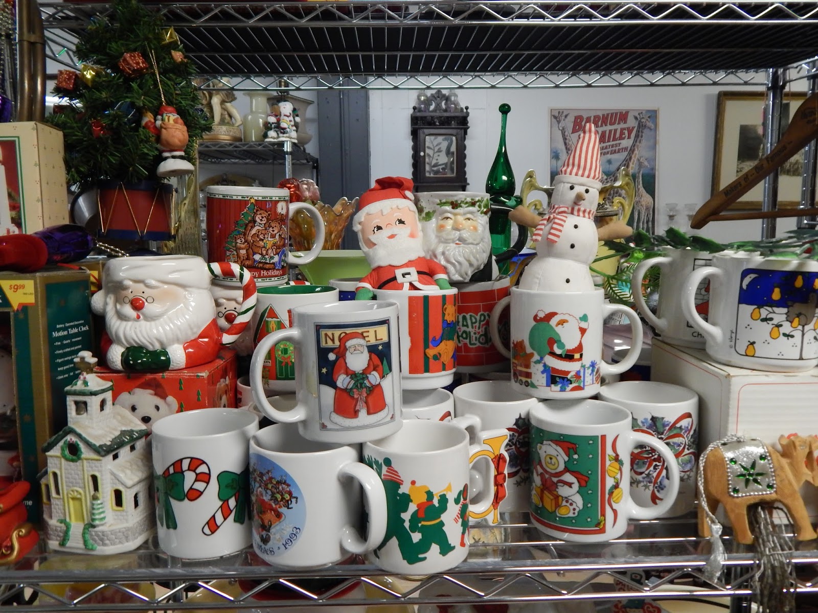 13909 Antiques Vintage Christmas Items