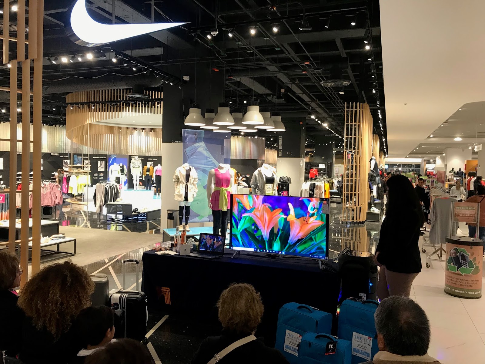 جورج هانبيري مدمرة دش nike liverpool satelite - harrietmuellertyl.com