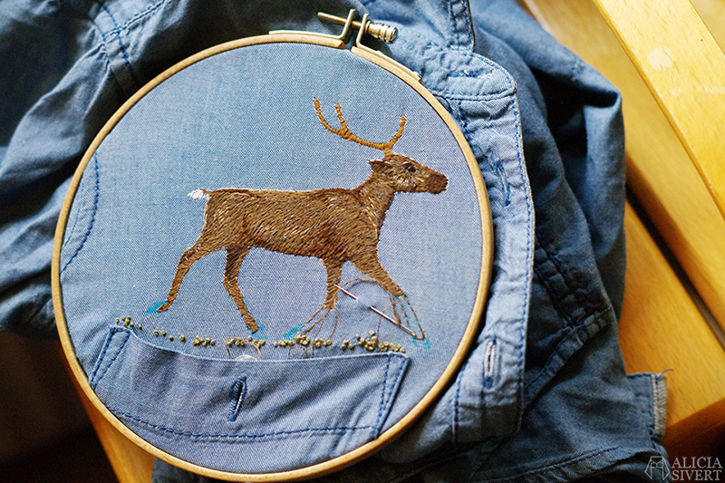 Reindeer embroidery by Alicia Sivertsson.