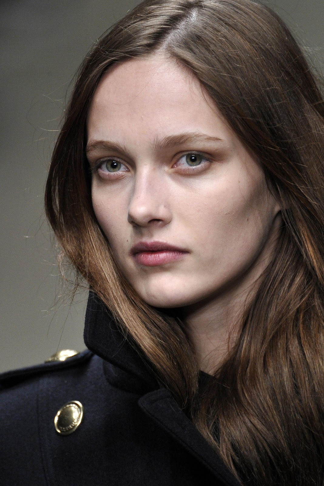 12 Models with Prominent Cheekbones - The Front Row View