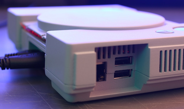 PiConsole : un boîtier inspiré de la PS1 pour retrogaming sous ...