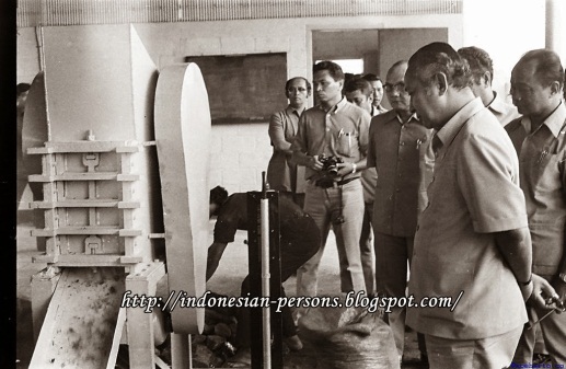 SISTEM DAN STRUKTUR POLITIK-EKONOMI INDONESIA ERA ORDE BARU