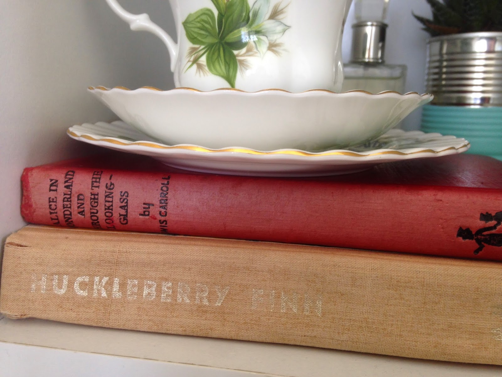 Room Inspiration Bookshelf Fillers The Dreamers Club