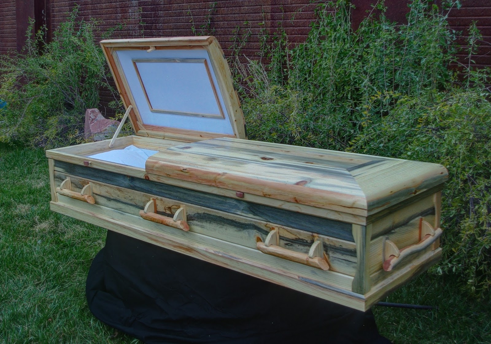Affordable Handmade Pine Caskets
