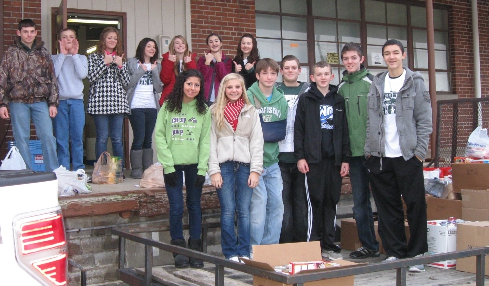 Greenville Students Donate to Fish Choice Pantry