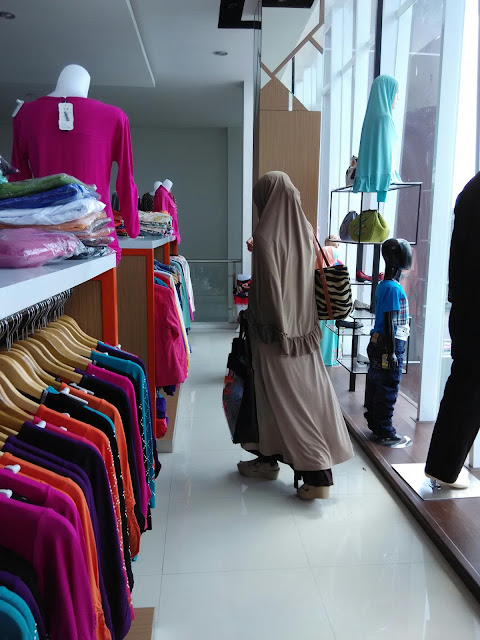 Wanita Yang Tidak Mau Diajak Susah Setelah Menikah Itu Memiliki Ciri-Ciri Seperti Ini Wanita Yang Tidak Mau Diajak Susah Setelah Menikah Itu Memiliki Ciri-Ciri Seperti Ini