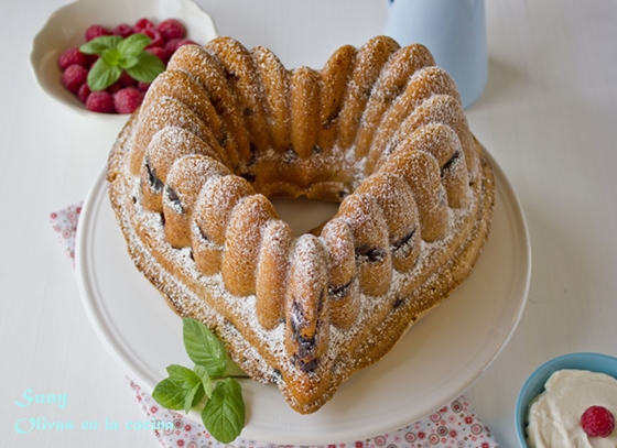 BUNDT CAKE DE FRUTAS DEL BOSQUE - MIXED BERRY BUNDT CAKE
