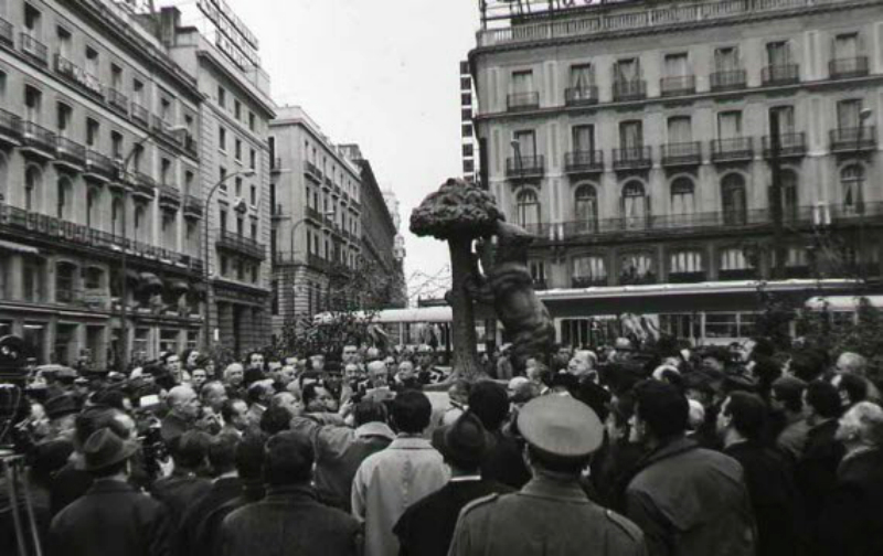 DE MADRID A LA NUBE ¿EL OSO O LA OSA? Y EL MADROÑO. DE MADRID A LA NUBE ¿EL OSO O LA OSA? Y EL MADROÑO.