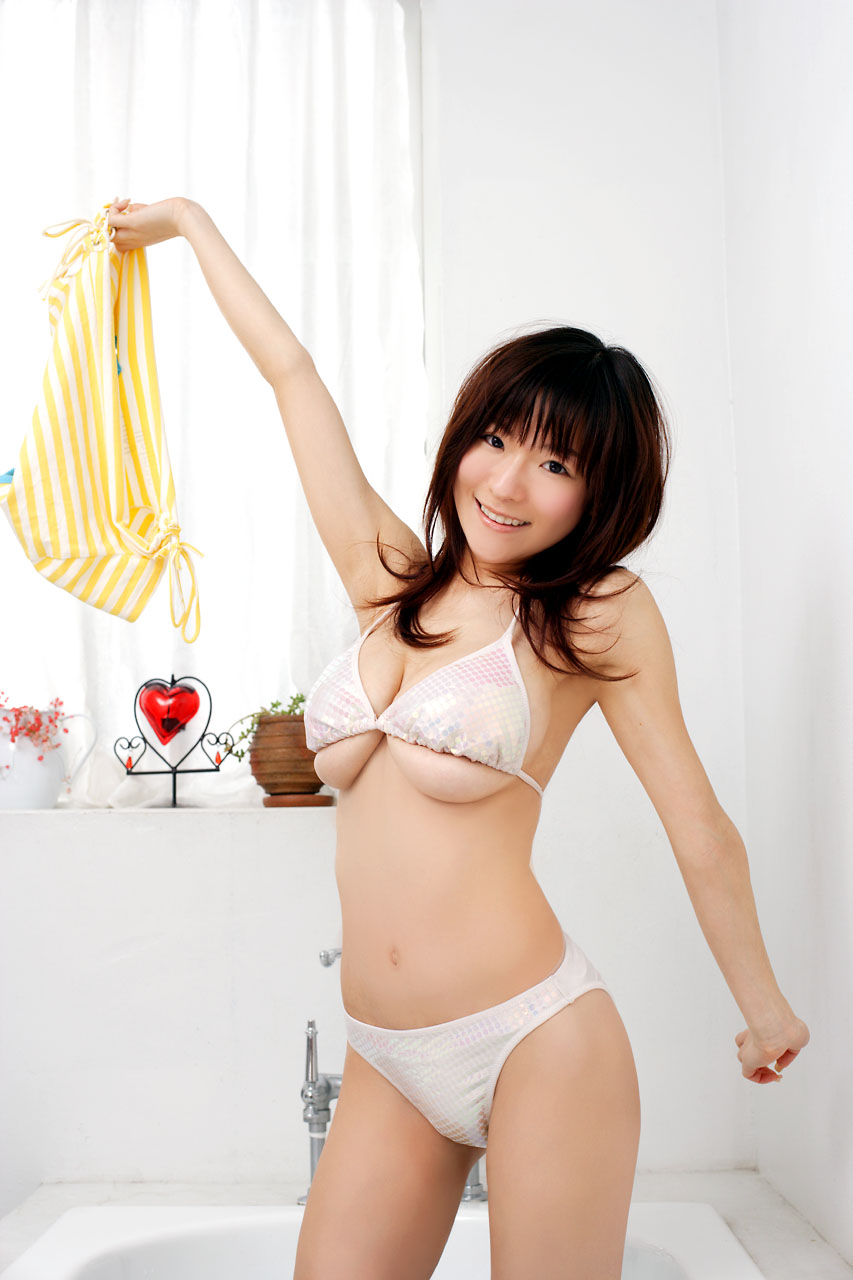 Mizuki Horii Sexy Girl Bikini Japanese Model Part 2