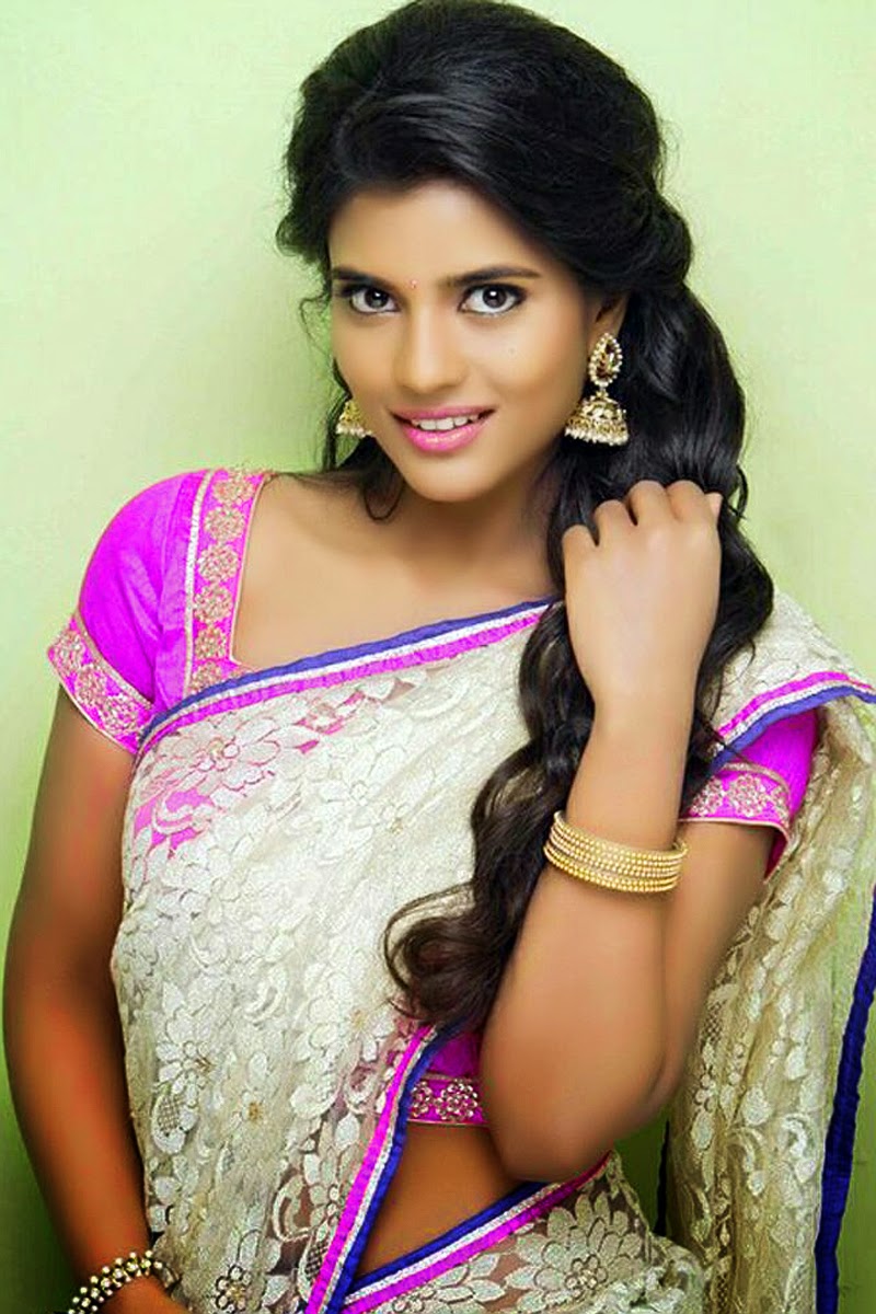 Iswarya Cute Tamil Actress In Saree Cute Indian Saree Girls Cute Homely Actress 