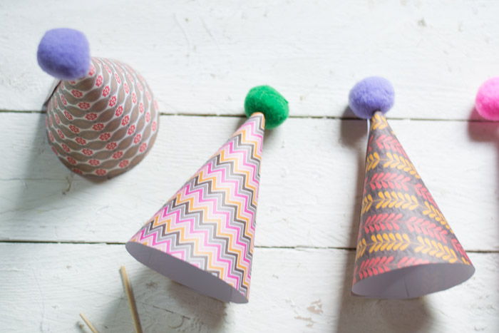 Gorritos fiesta pompón diy