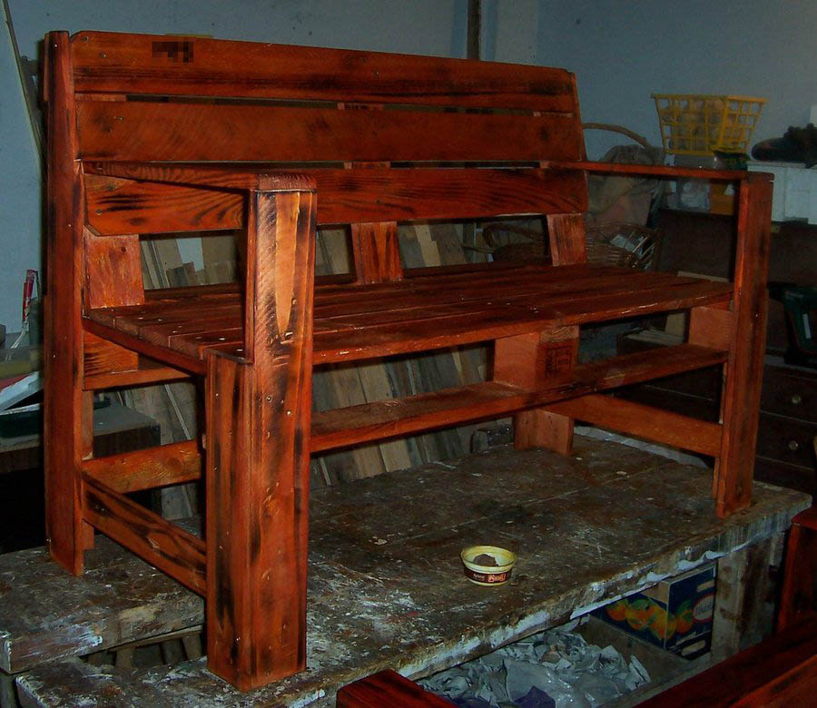 Easy Steps To Turn A Pallet Into An Outdoor Patio Bench Wood