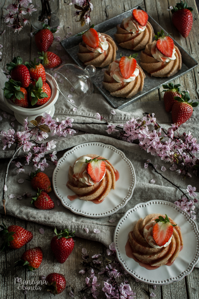 Bizcochitos de fresas con nata