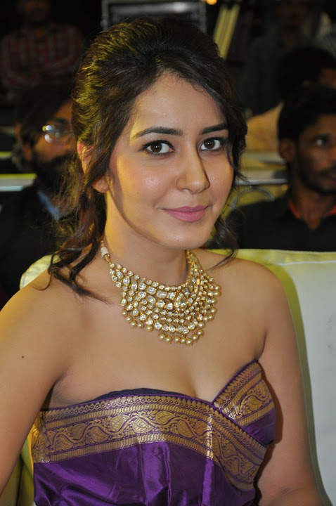 Raashi Khanna Stills At Bengal Tiger Triple Platinum Disc Function