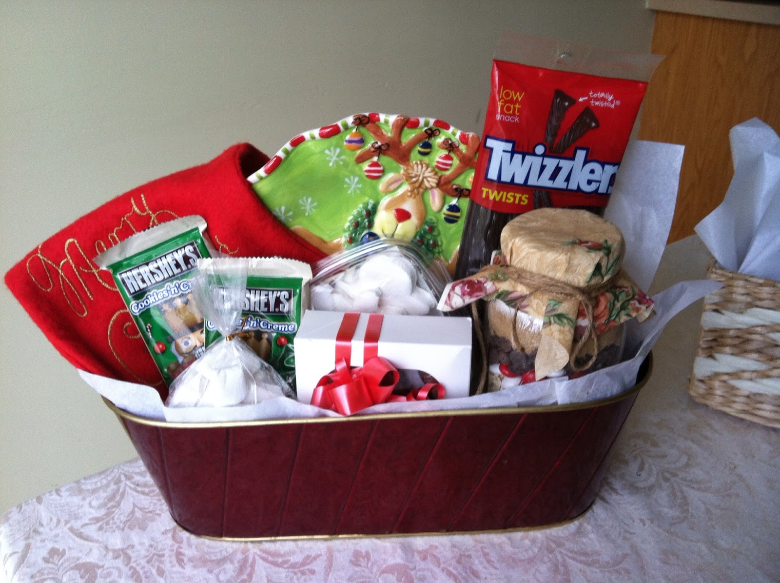 So Creative! DIY Awesome Christmas Basket!!
