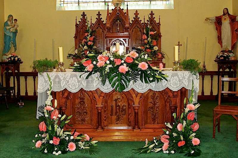DEKORASI GEREJA PERNIKAHAN TOKO BUNGA JAKARTA TIMUR dekorasi gereja untuk pernikahan