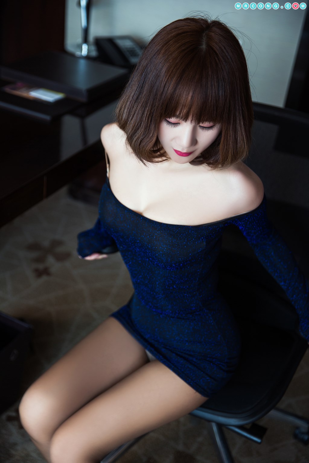 TouTiao 2018-03-23: Model Qian Xue (芊 雪) (21 photos)