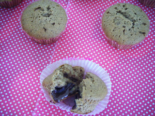 Muffins rellenos de chocolate fundido