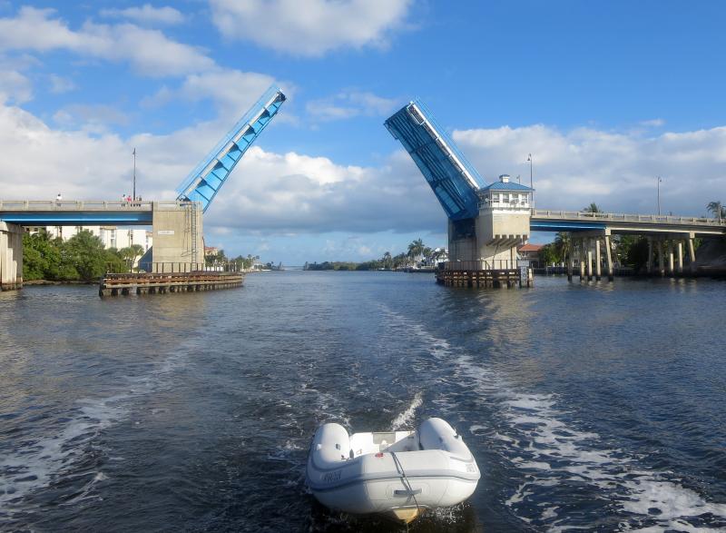Cruising the ICW with Bob423 Ft Lauderdale at a mooring after 15
