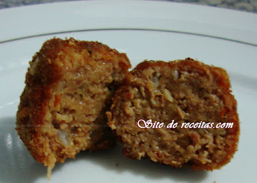 Almôndegas de carne com tomate da vovó