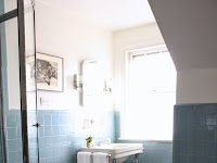 old blue tiled bathroom decorating ideas