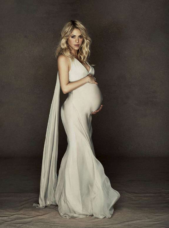 All Hollywood Celebrities Shakira New Pregnant Photographs 2013