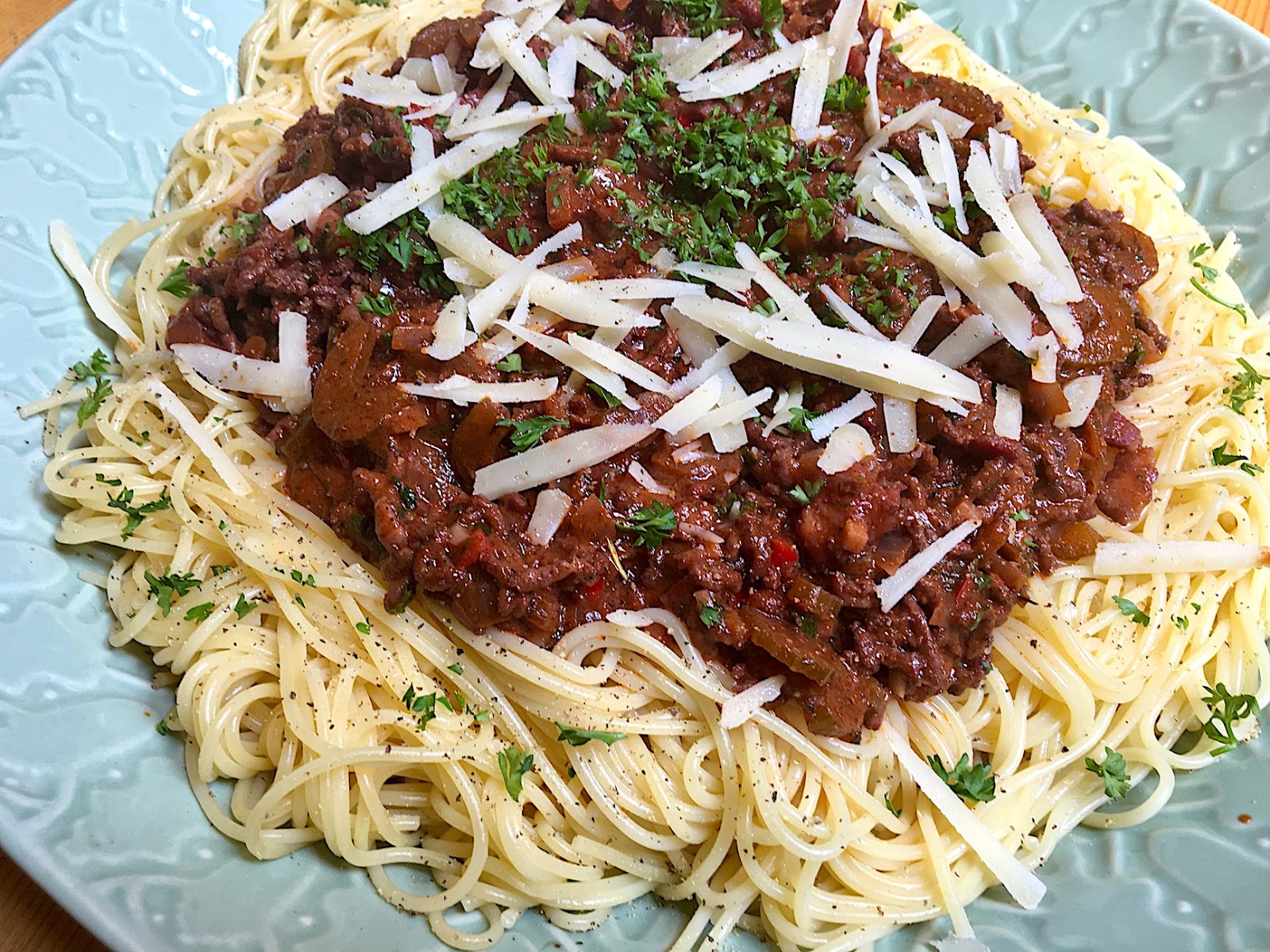 Spaghettini mit scharfer Hackfleisch-Sauce