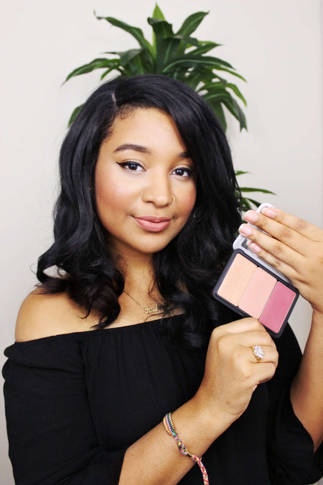 How to highlight with Make Up For Ever Face Artist palette