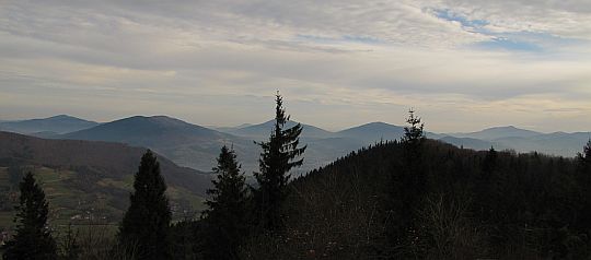 Beskid Makowski (z lewej) i Beskid Wyspowy. Beskid Makowski (z lewej) i Beskid Wyspowy.