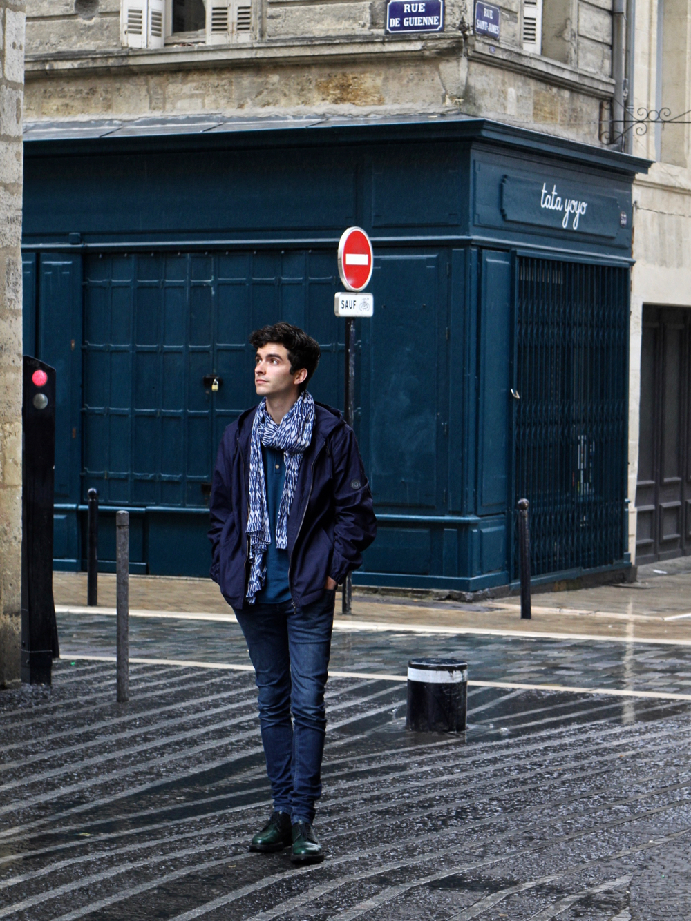blog-mode-style-homme-paris-bordeaux-somwhere-echarpe-cheche-ete-vetement-bleu-churchs-leyton-coupe-vent-deperlant-impermeable-menstyle-french-blog-bordeaux