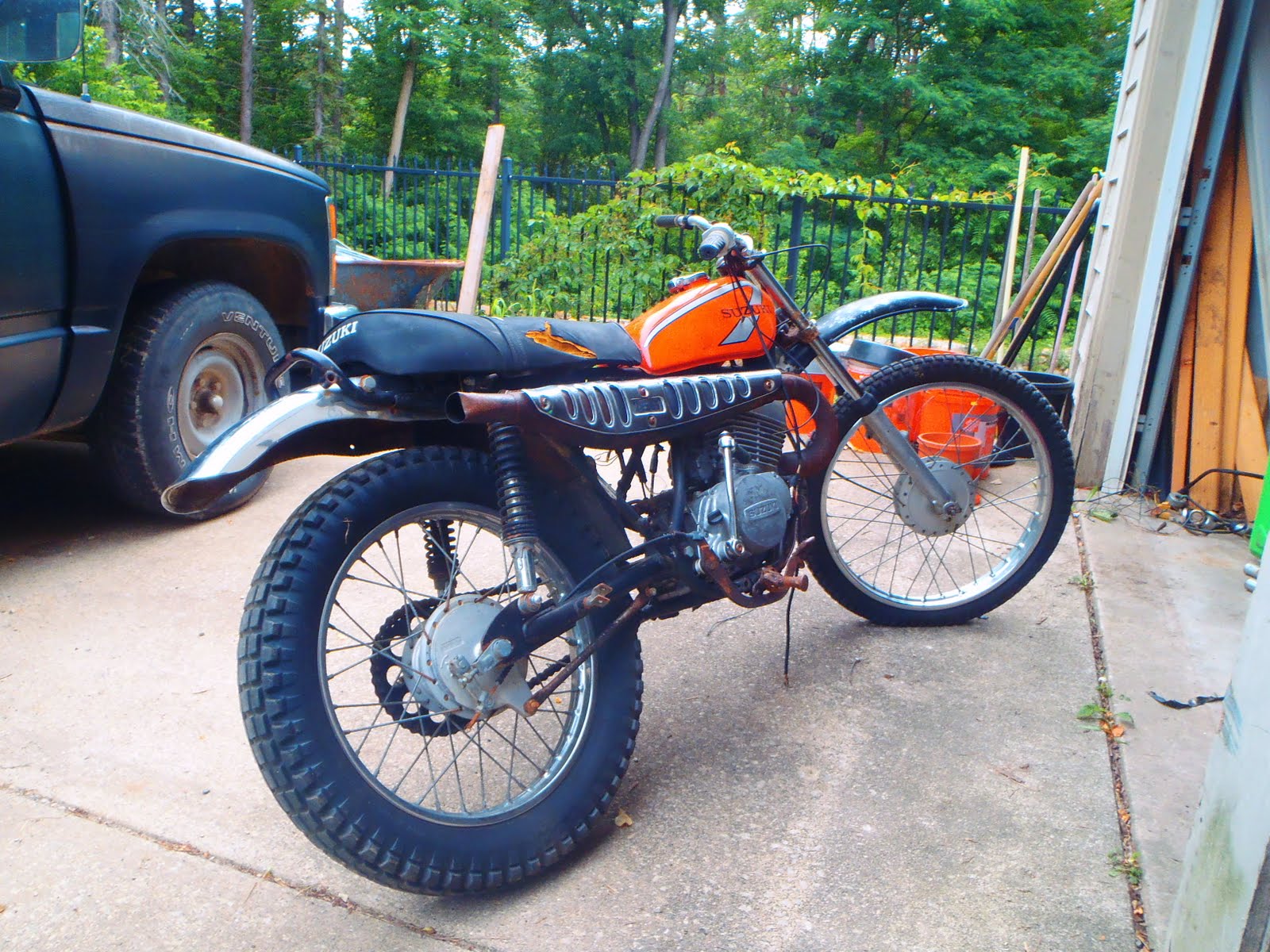 suzuki 185 dirt bike