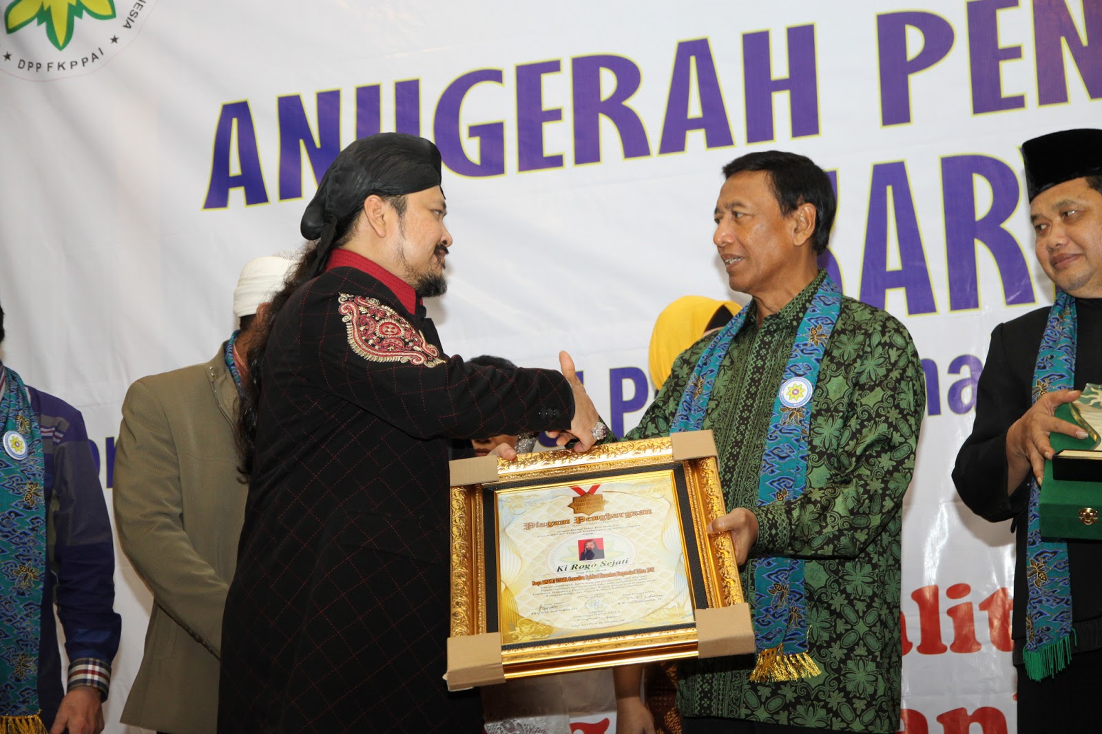 PADEPOKAN KI ROGO SEJATI Paranormal Top Indonesia Terpercaya