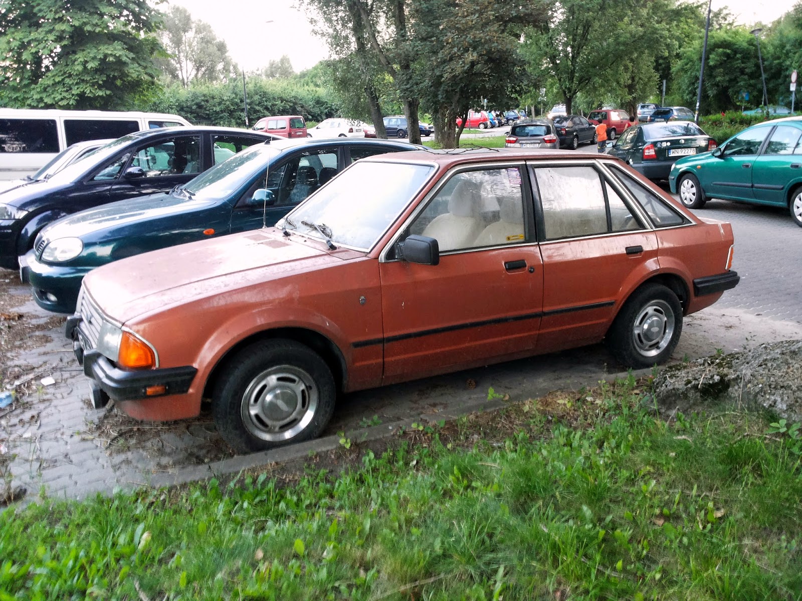 Old Parked Cars Warsaw 1980 Ford Escort 1.3 Ghia