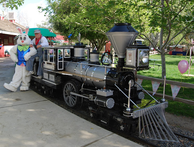 (c) Irvine Park Railroad