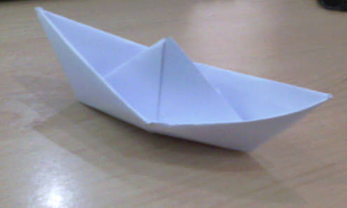 perahu kertas