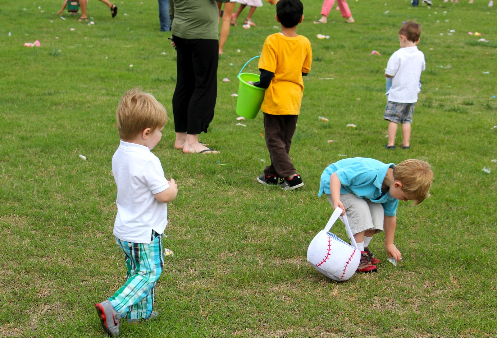 Brett, M, and our Irish Twins Castle Hills Easter Egg Hunt 2012