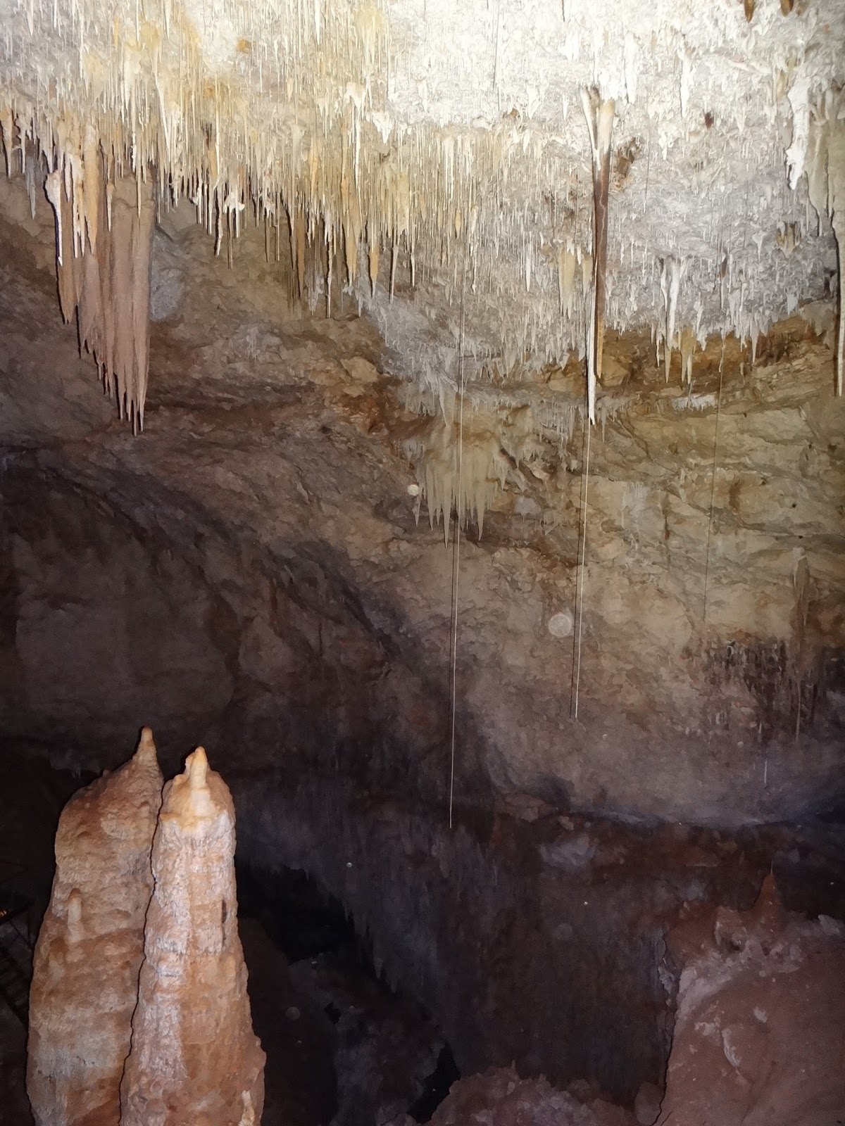 roundaussie: How Cave Formations Form