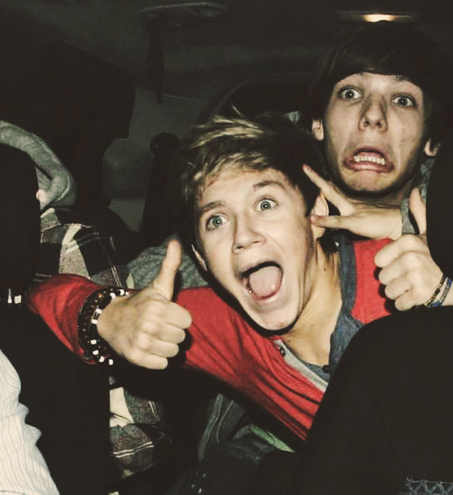 On Est Jeune On Est Fou On est jeunes, on est fous mais on s'en fout
