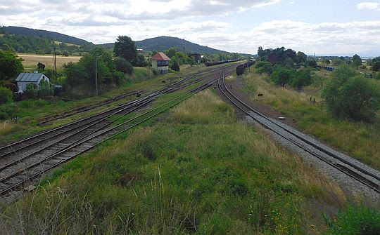 Stacja kolejowa „Ścinawka Średnia”.