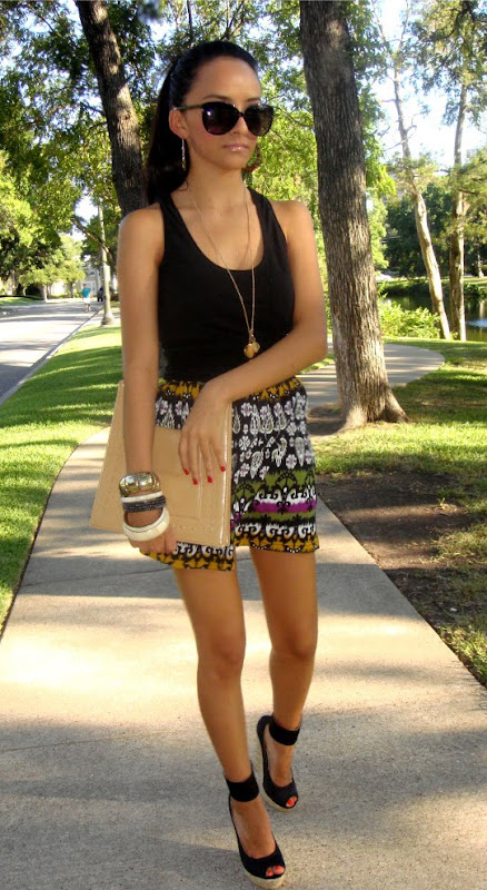 kim kardashian tribal skirt and black wedges inspired outfit