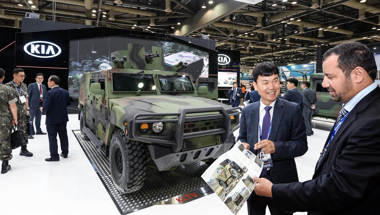 Kia displays new tactical vehicles at DX Korea 2018