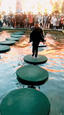 8acdecc81f6715f1a9552b9e5d362f3846a3905c.gif