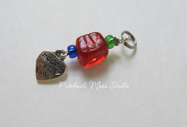 Patchouli Moon Studio~ Tutorial for Making a Zipper Pull With Beads & a Charm
