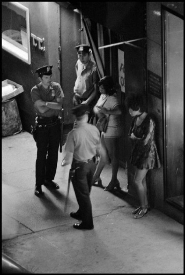 prostitutes nyc york street 1971 bad glinn days documented burt prostitute magnum