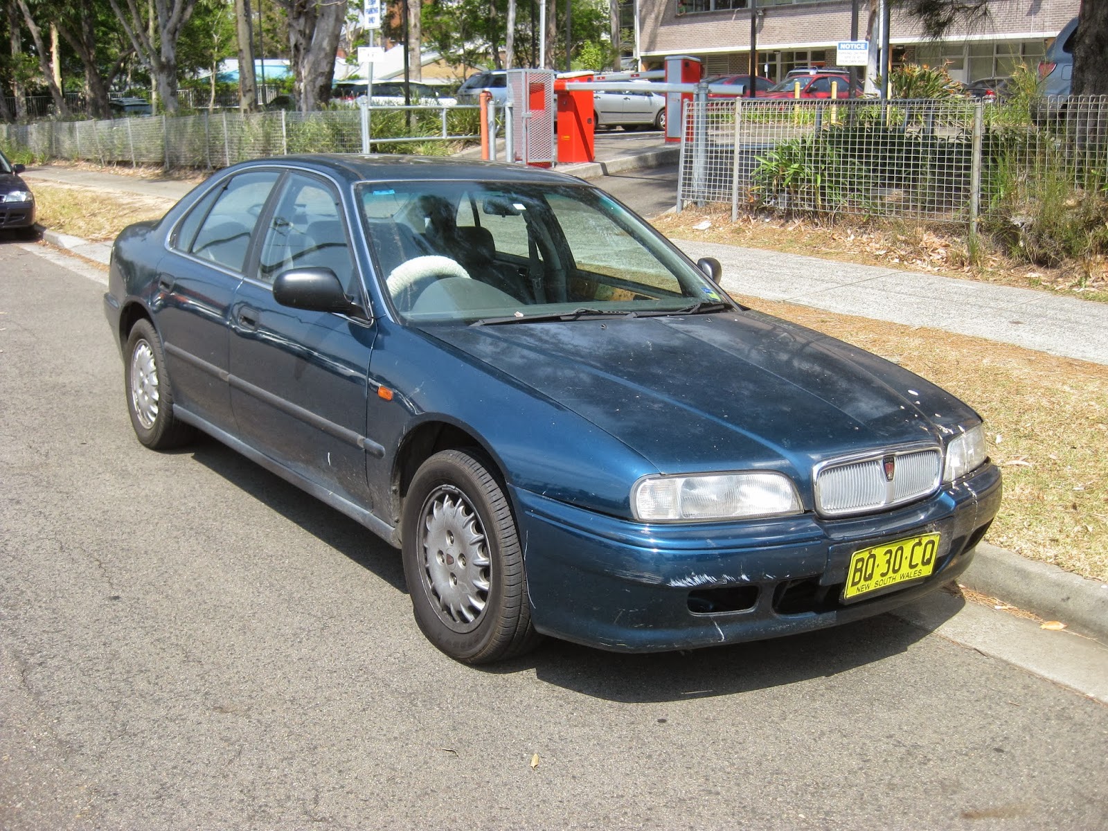 aussie-old-parked-cars-1993-rover-623-sli
