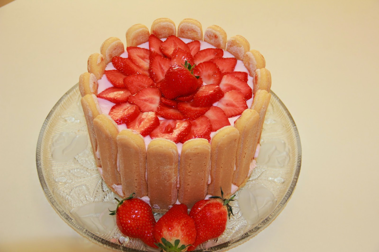Erdbeer-Charlotte / Клубничный торт без выпечки ~ Kulinarica