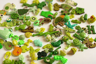 green TomToy Colorful I spy trinkets, Rainbow miniatures, Rainbow I spy bag filler, Colors I spy bottle, Color sorting activities, Color matching games