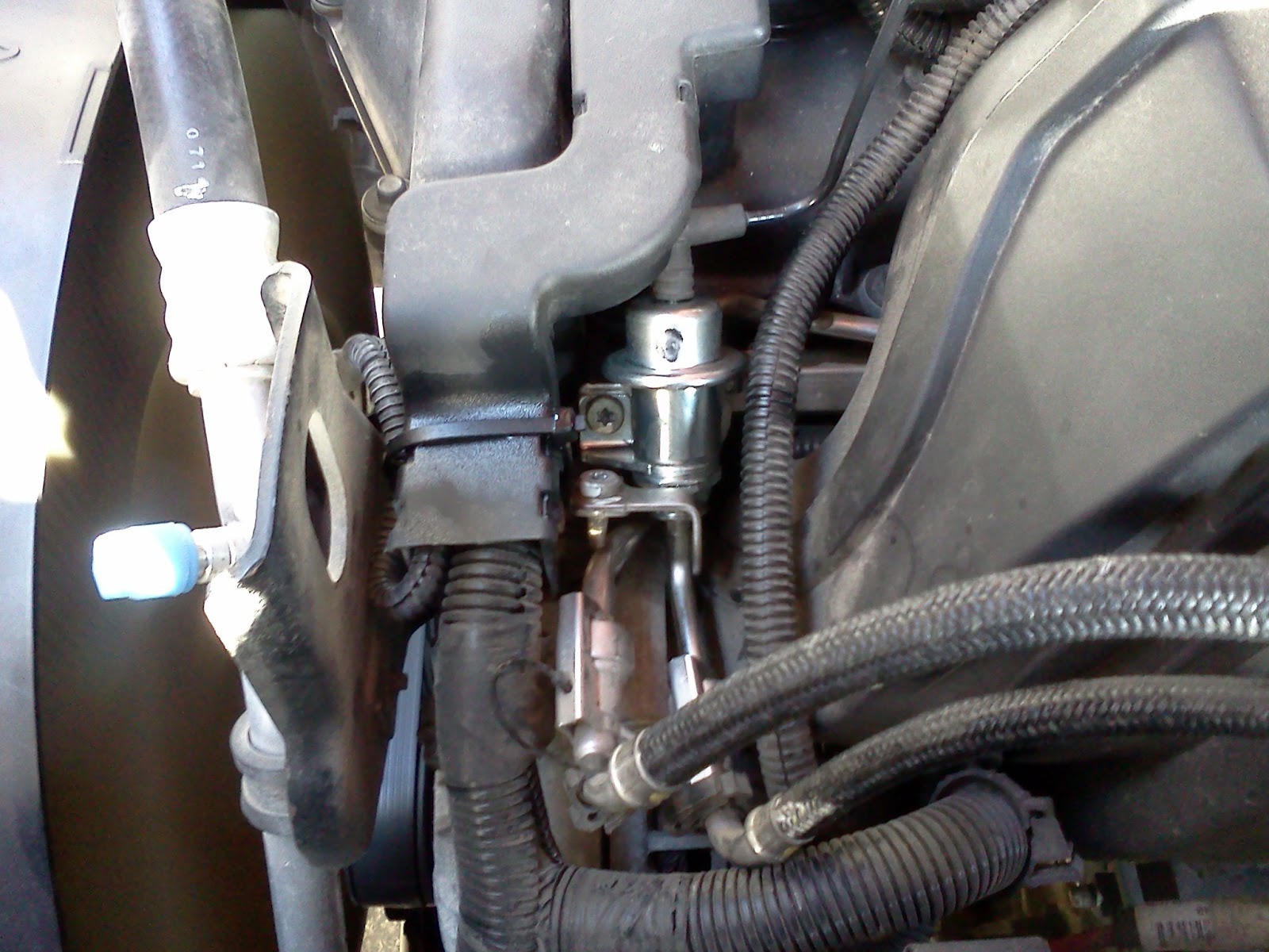 TimtheTech: 2004 Chevrolet Colorado 3.5 Gas Smell From Vents