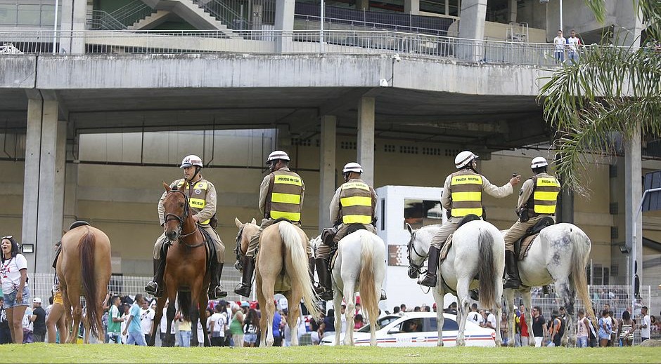 PM inicia rondas com cavalos para economizar gasolina em Salvador